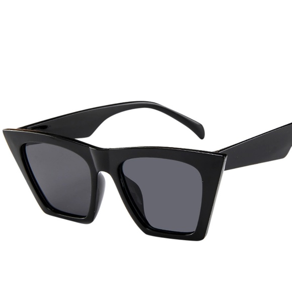 Retro Frames - Picture 3 of 4